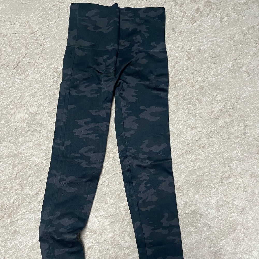 Navy Camo Spanx Leggings